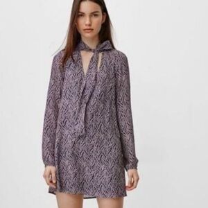 Aritzia Talula Cadogan Mini Dress small printed pattern long sleeve tie neck